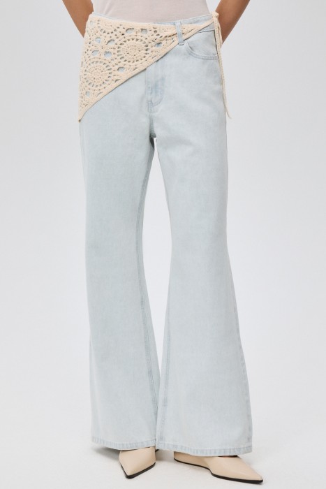 джинсы клеш от бренда снежная королева вид слева