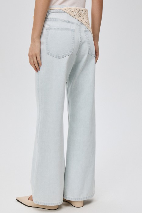 джинсы клеш по цене 4020 руб вид справа