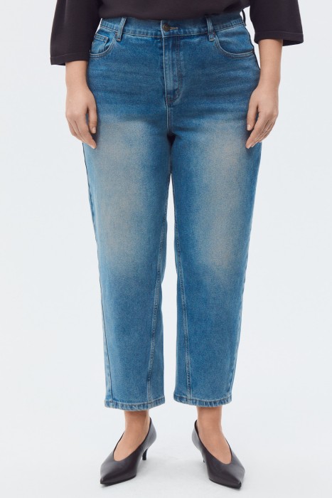 джинсы мом от бренда снежная королева вид слева