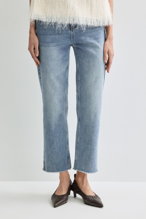 джинсы прямые укороченные от бренда снежная королева вид слева