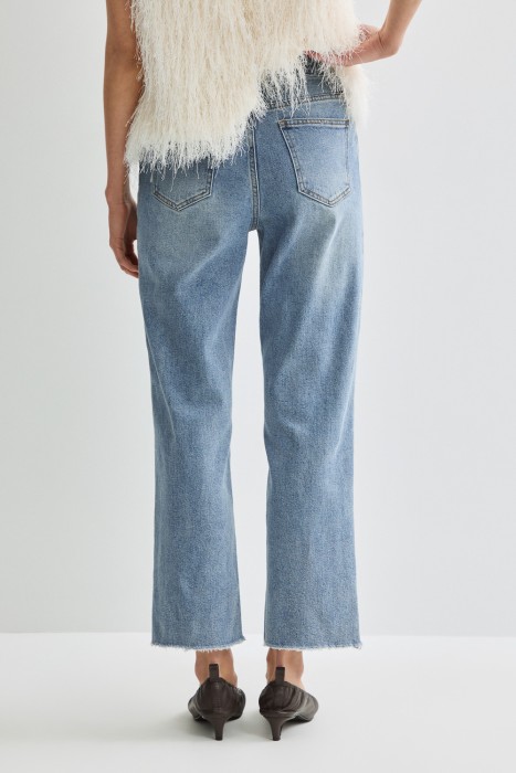 джинсы прямые укороченные по цене 3350 руб вид справа