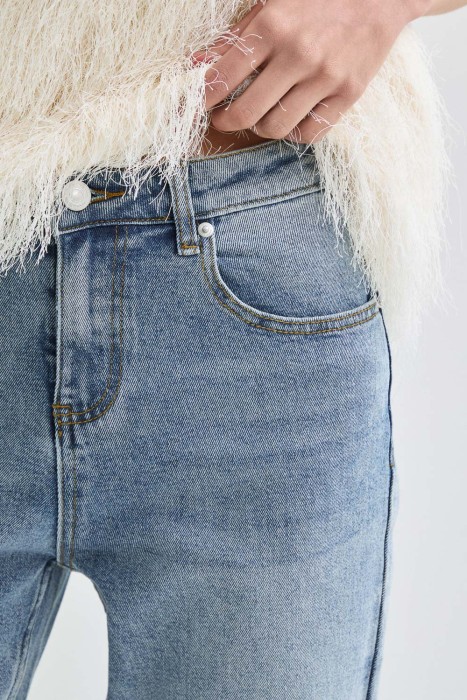 джинсы прямые укороченные из россии вид сбоку