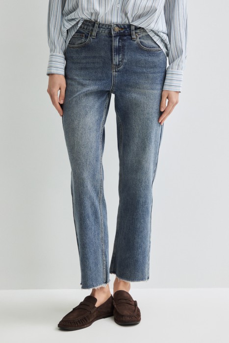 джинсы прямые укороченные от бренда снежная королева вид слева