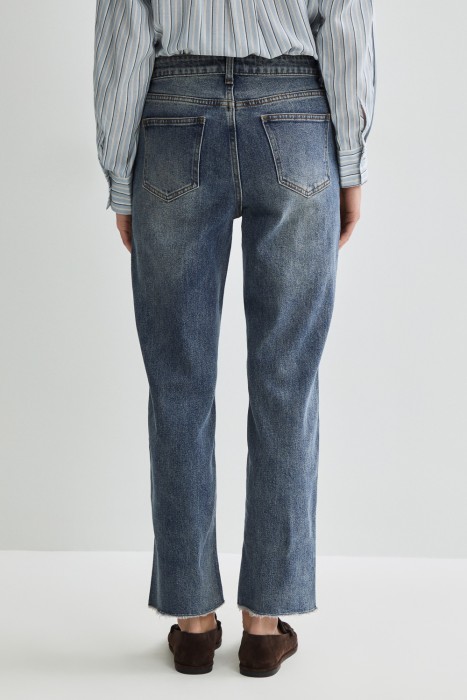 джинсы прямые укороченные по цене 3350 руб вид справа