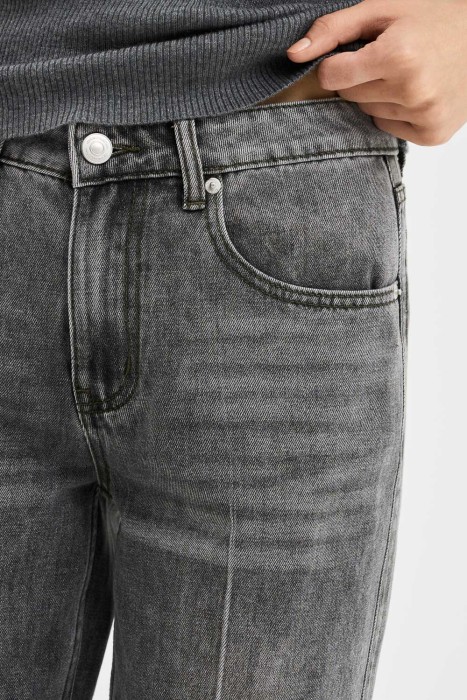 джинсы прямые от бренда снежная королева вид слева