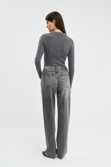 джинсы прямые по цене 1780 руб вид справа