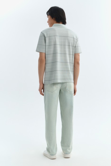 джинсы прямые по цене 1600 руб вид справа