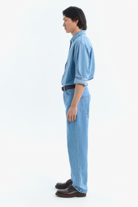 джинсы прямые по цене 1600 руб вид справа