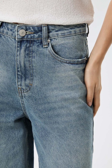 джинсы прямые из россии вид сбоку