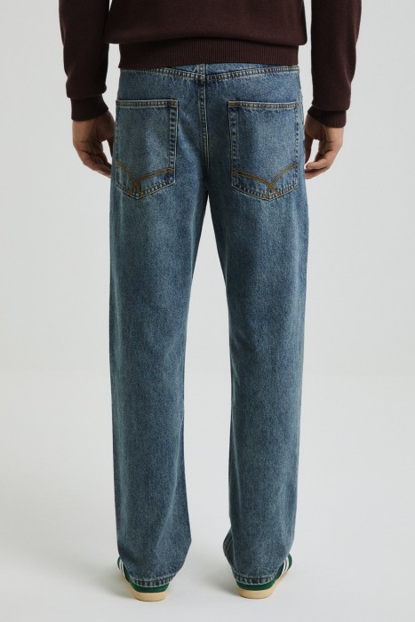 джинсы прямые по цене 3320 руб вид справа