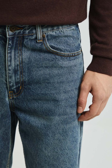 джинсы прямые из россии вид сбоку