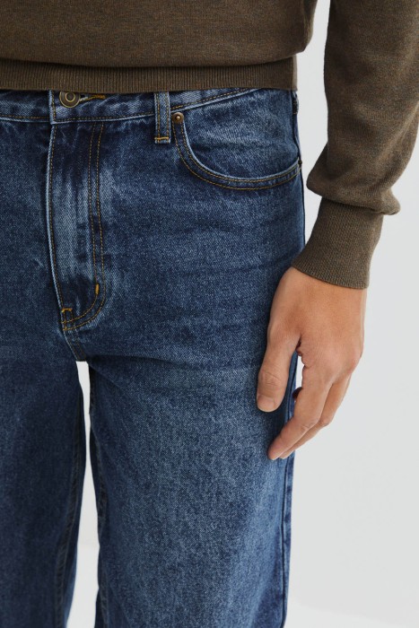 джинсы прямые от бренда снежная королева вид слева