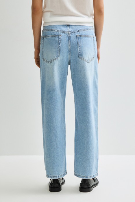 джинсы прямые по цене 3350 руб вид справа