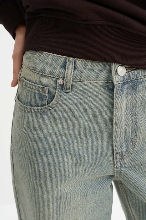 джинсы прямые из россии вид сбоку