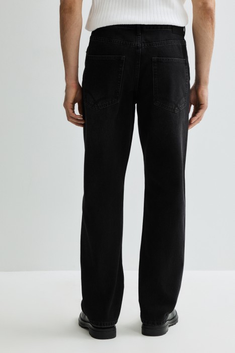 джинсы прямые по цене 3320 руб вид справа