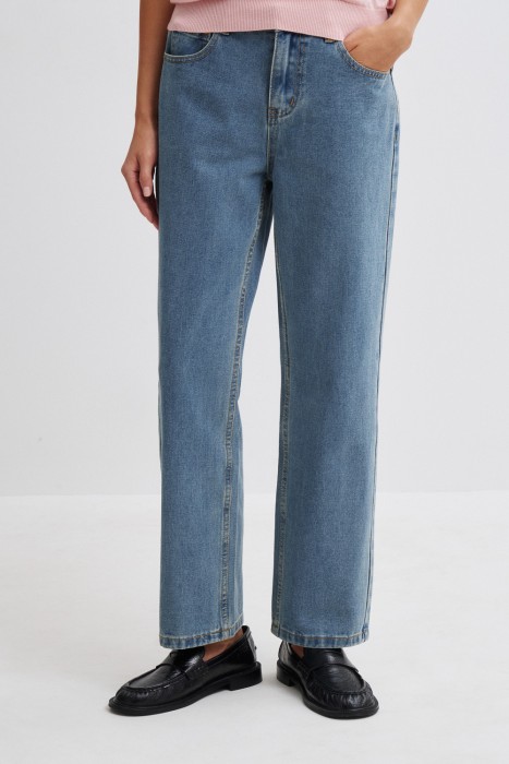 джинсы прямые от бренда снежная королева вид слева