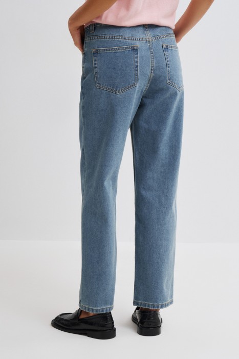 джинсы прямые по цене 3350 руб вид справа