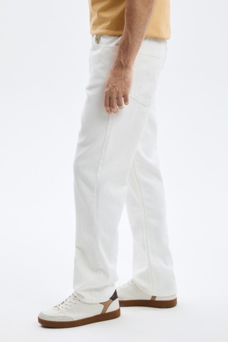 джинсы прямые по цене 3320 руб вид справа