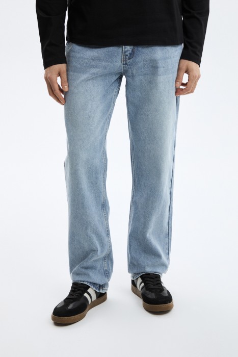 джинсы прямые от бренда снежная королева вид слева