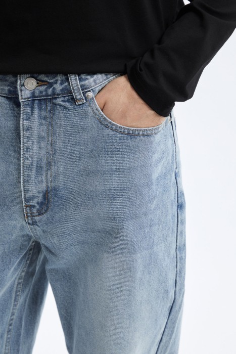 джинсы прямые из россии вид сбоку