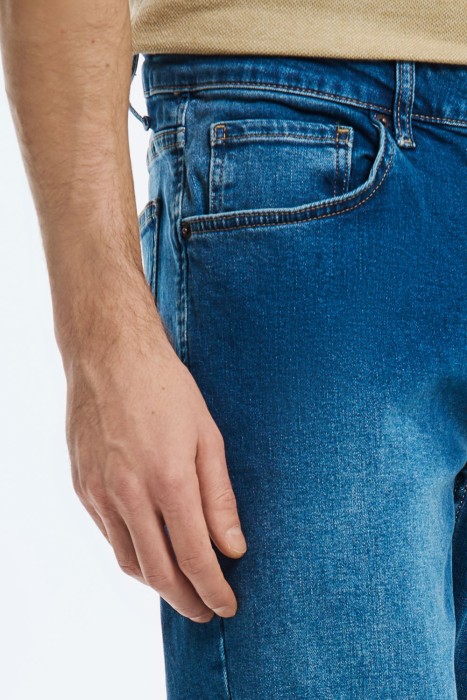 джинсы прямые из россии вид сбоку