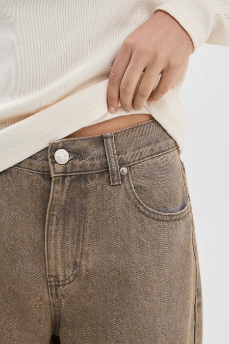 джинсы прямые от бренда снежная королева вид слева