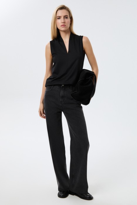 джинсы прямые от бренда снежная королева вид слева