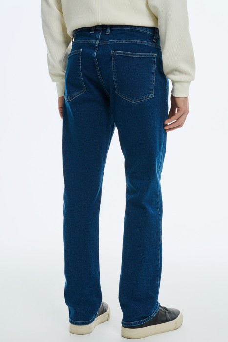 джинсы прямые по цене 1600 руб вид справа