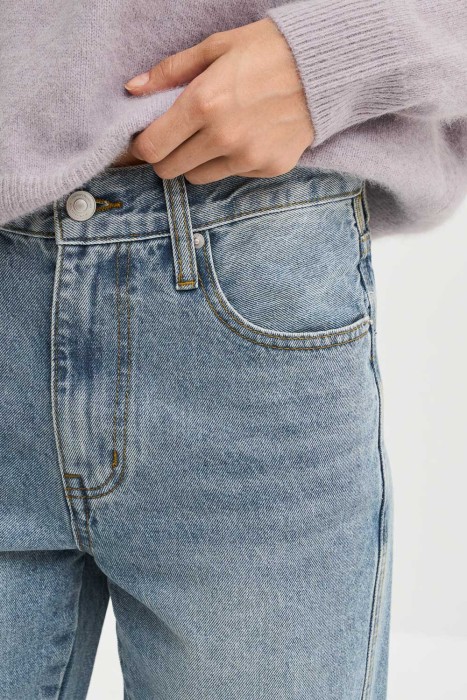 джинсы прямые от бренда снежная королева вид слева