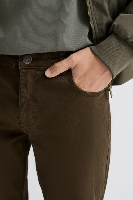 джинсы прямые по цене 1500 руб вид справа