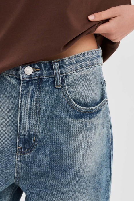 джинсы прямые от бренда снежная королева вид слева