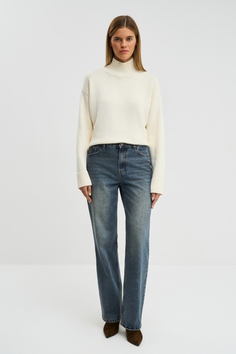 джинсы прямые от бренда снежная королева вид слева