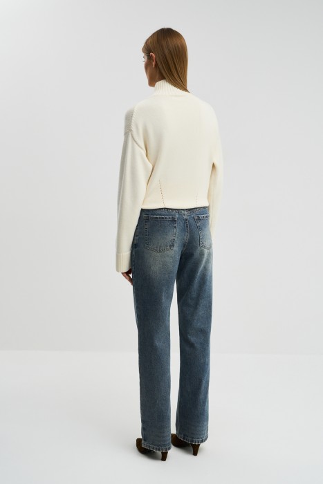 джинсы прямые по цене 1980 руб вид справа