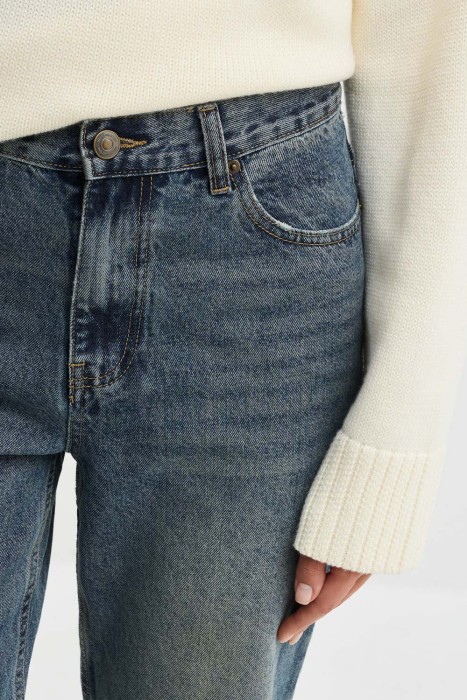 джинсы прямые из россии вид сбоку