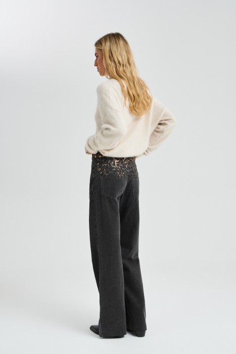 джинсы с анималистичным принтом по цене 2030 руб вид справа