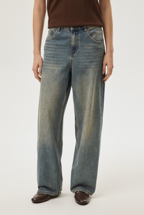 джинсы широкие от бренда снежная королева вид слева