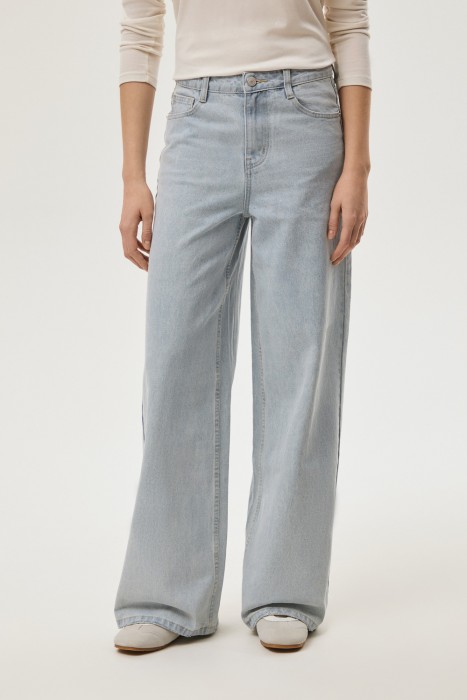 джинсы широкие от бренда снежная королева вид слева