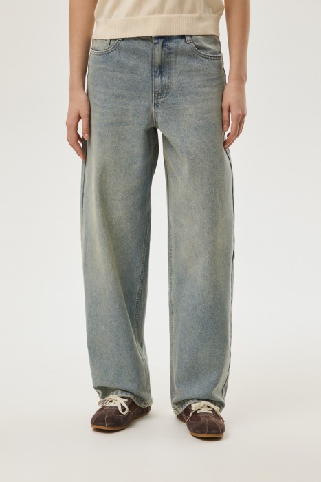 джинсы широкие от бренда снежная королева вид слева