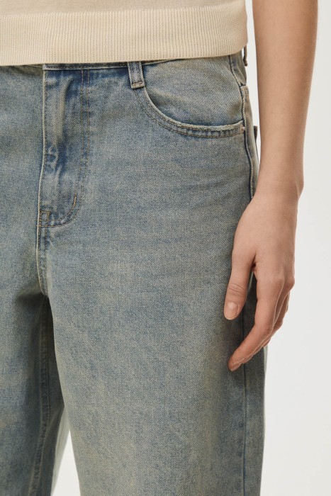 джинсы широкие из россии вид сбоку