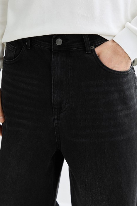 джинсы широкие из россии вид сбоку