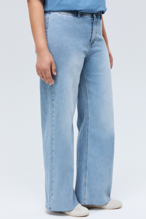 джинсы широкие по цене 4020 руб вид справа