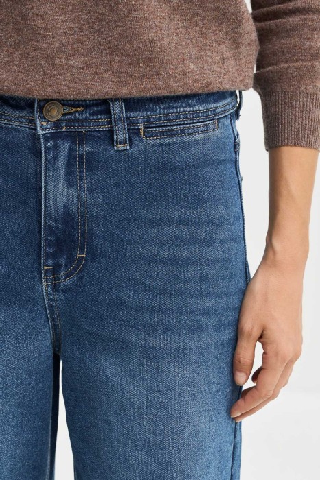 джинсы широкие  от бренда снежная королева вид слева