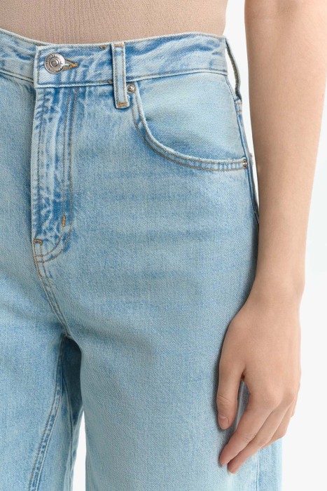 джинсы straight из россии вид сбоку