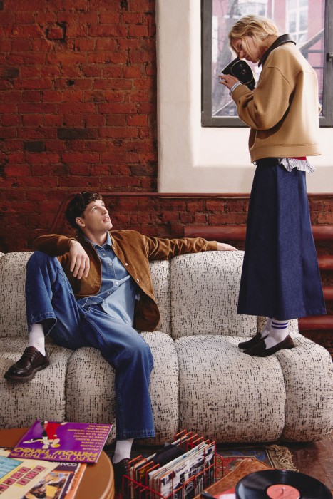 джинсы свободного кроя от бренда снежная королева вид слева