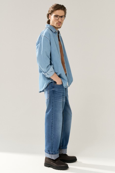 джинсы свободного кроя по цене 1440 руб вид справа