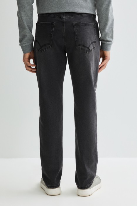 джинсы зауженные по цене 3320 руб вид справа