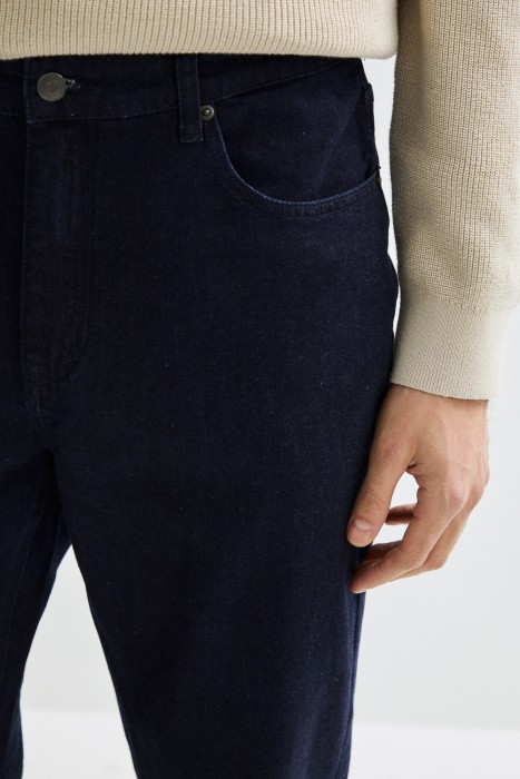 джинсы зауженные из россии вид сбоку