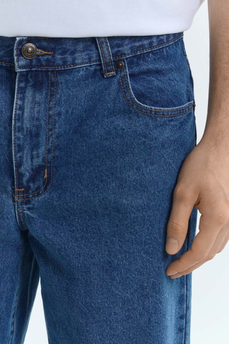 джинсы из россии вид сбоку