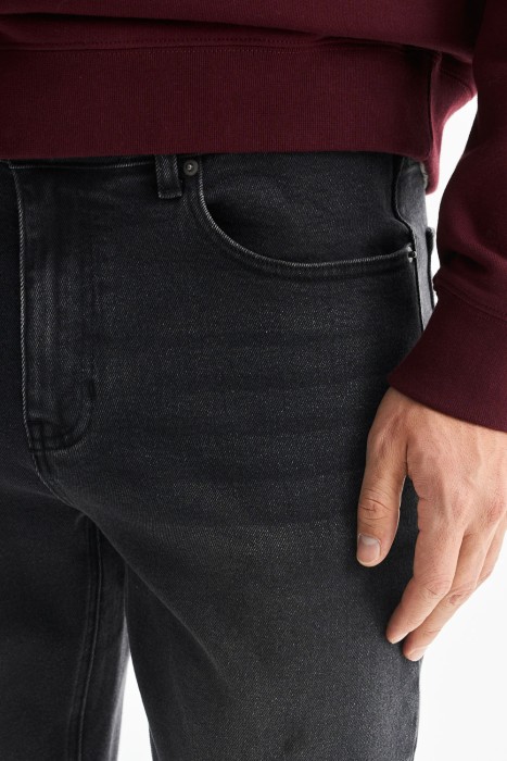 джинсы от бренда снежная королева вид слева