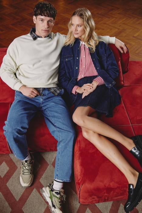 джинсы от бренда снежная королева вид слева